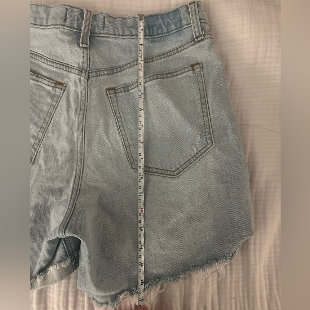 Abercrombie & Fitch High Rise Dad Short Light Wash Jean Shorts - Picture 9 of 10